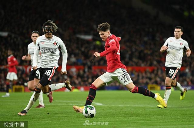 表现亮眼 表现亮眼